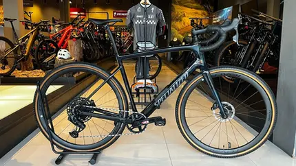 BICICLETA SEMI NOVA SPECIALIZED DIVERGE EXPERT CARBON 2022 - TAMANHO 58