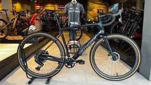 BICICLETA SEMI NOVA SPECIALIZED DIVERGE EXPERT CARBON 2022 - TAMANHO 58