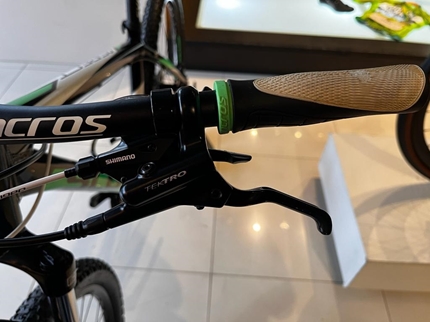 Bicicleta store aspect 950